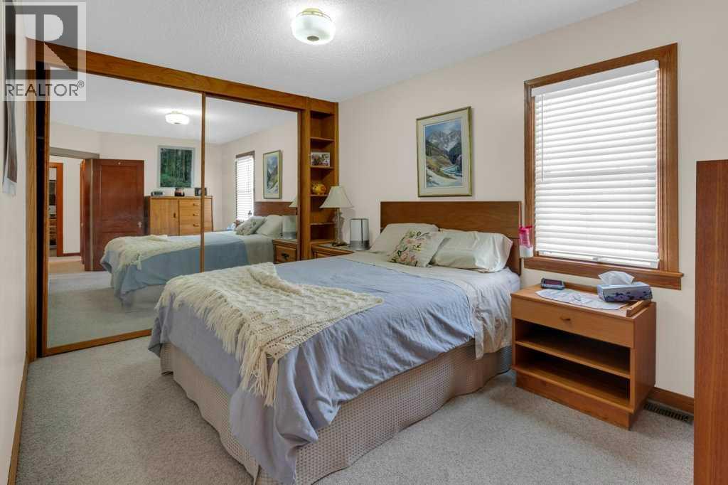 326 8 Avenue NE - 13