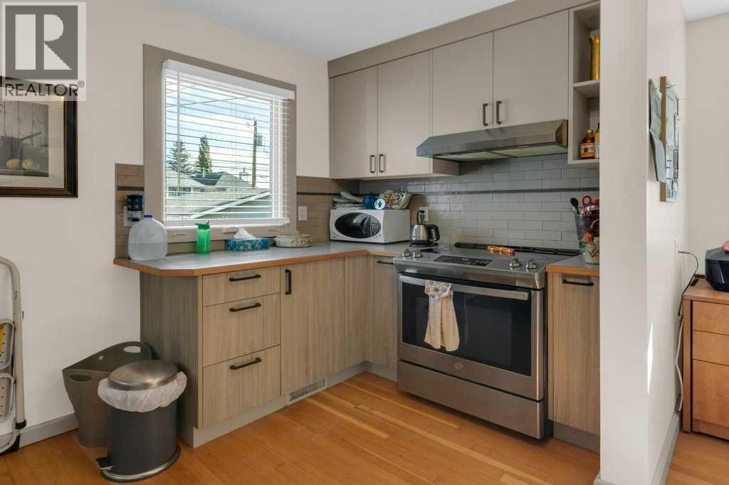 326 8 Avenue NE - 12
