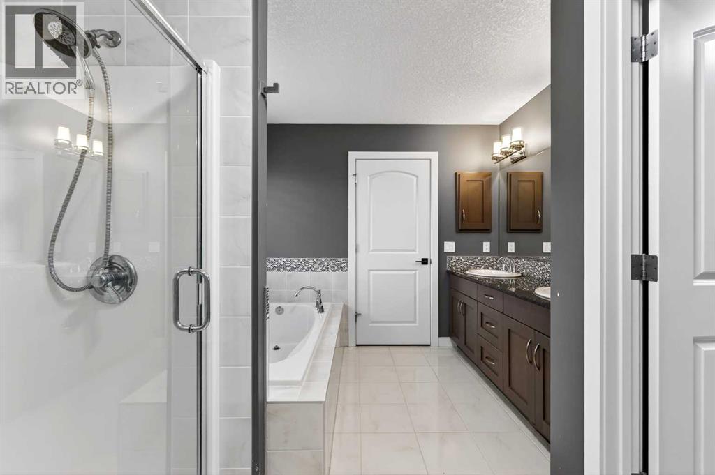 68 Westland Crescent SW - 35