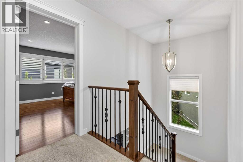 68 Westland Crescent SW - 22