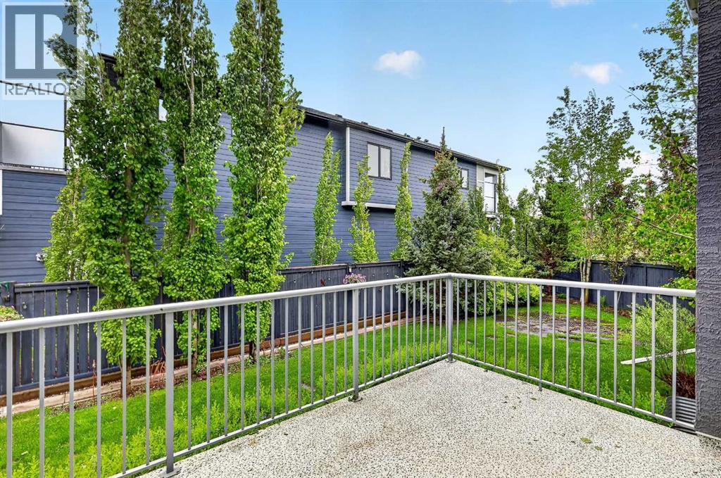 68 Westland Crescent SW - 42