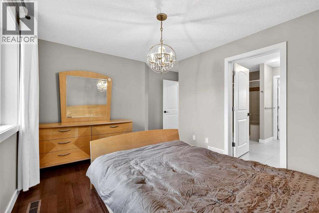 68 Westland Crescent SW - 29