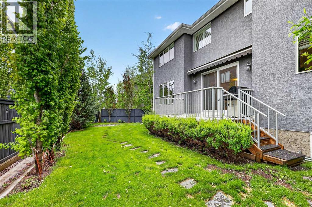 68 Westland Crescent SW - 43