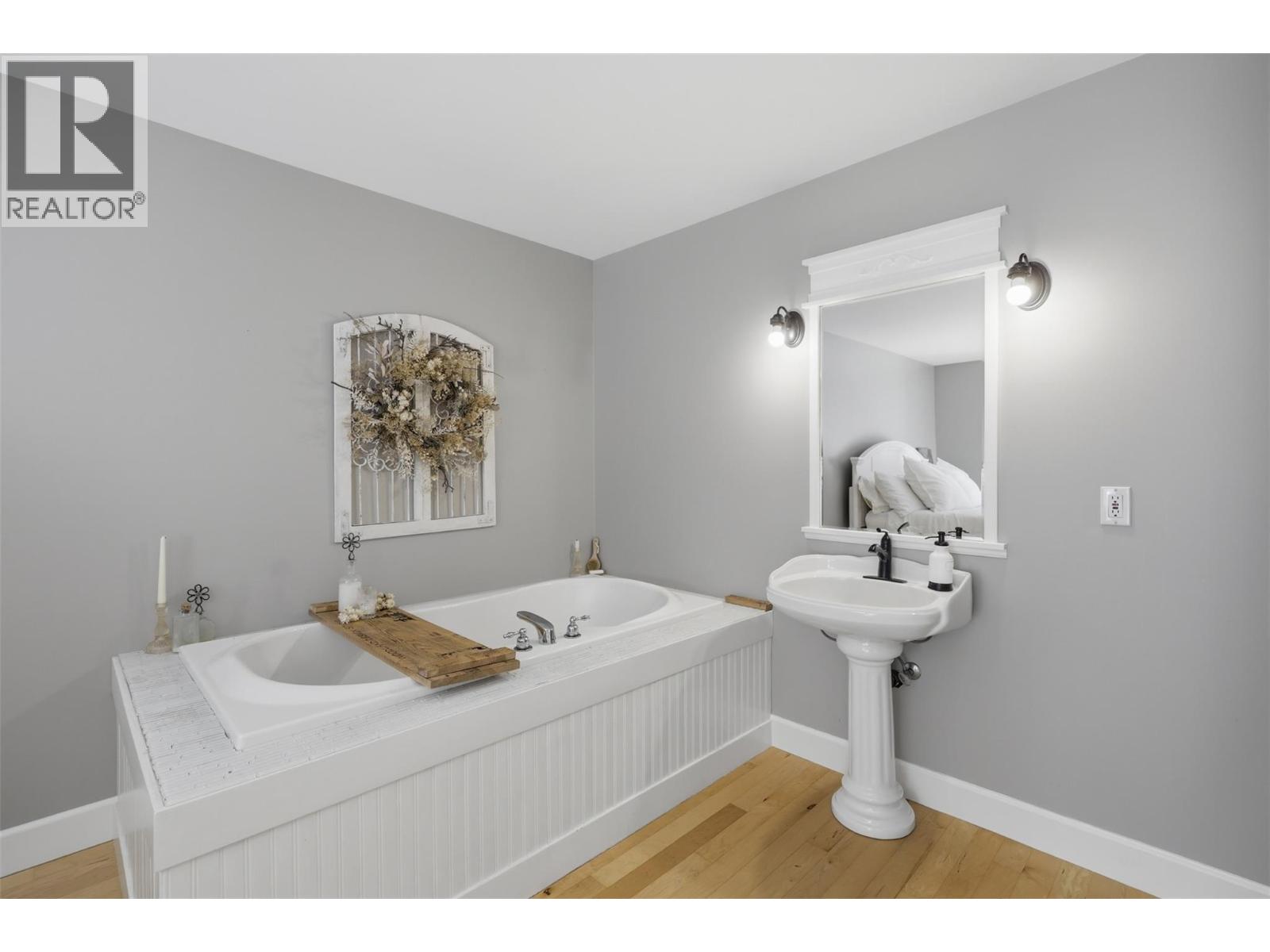 4685 KAMLOOPS VERNON Highway - 30