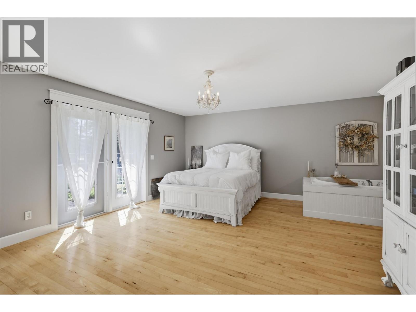 4685 KAMLOOPS VERNON Highway - 25