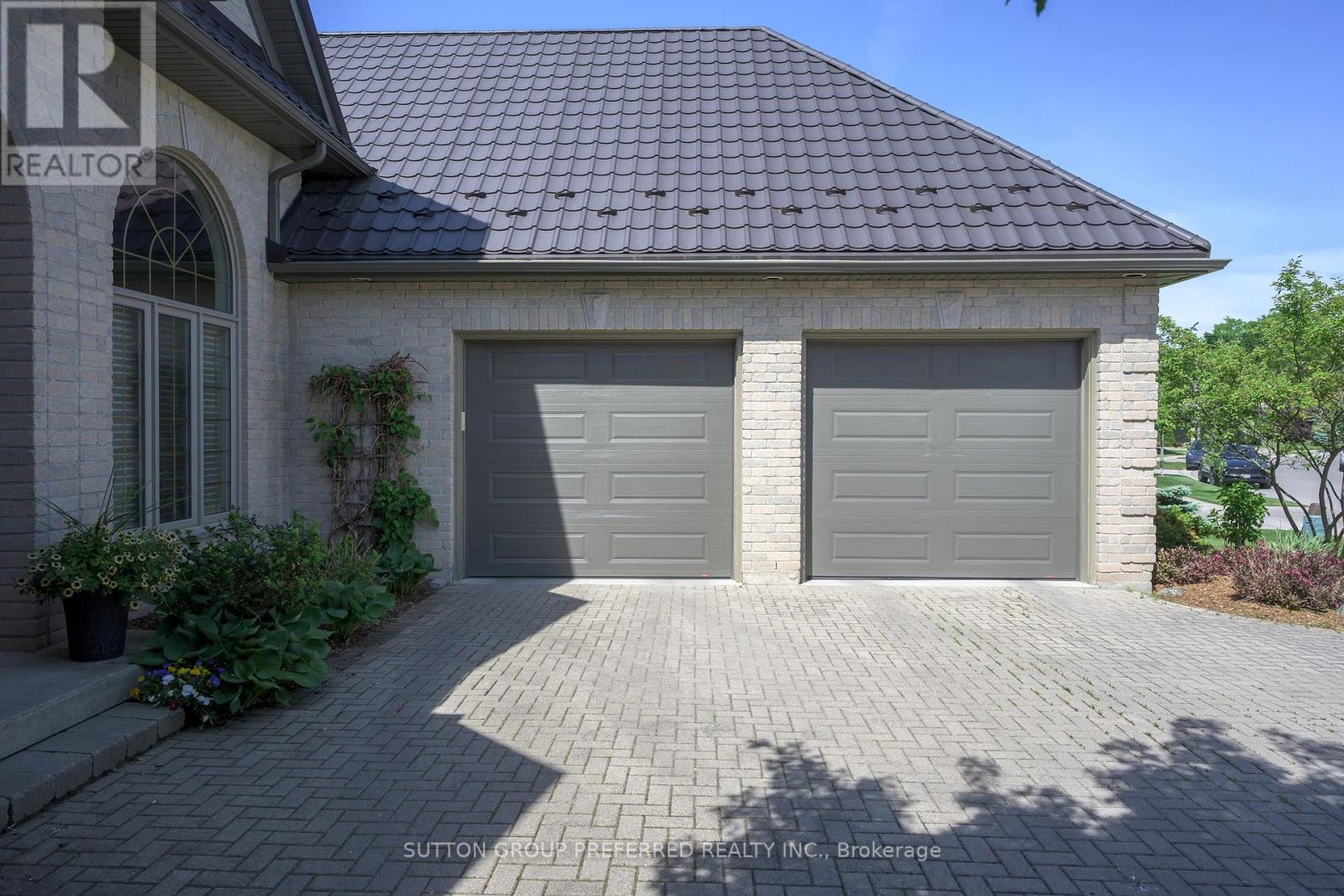 561 PLANE TREE DRIVE - 4