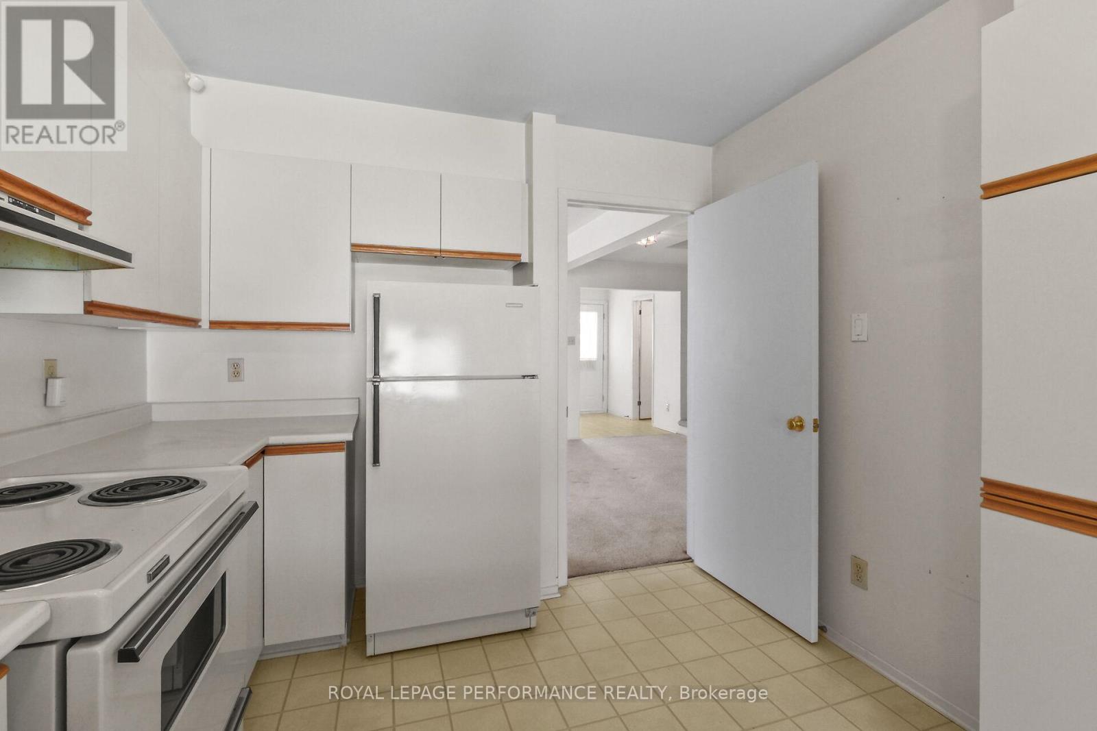9 SADDLE CRESCENT - 11