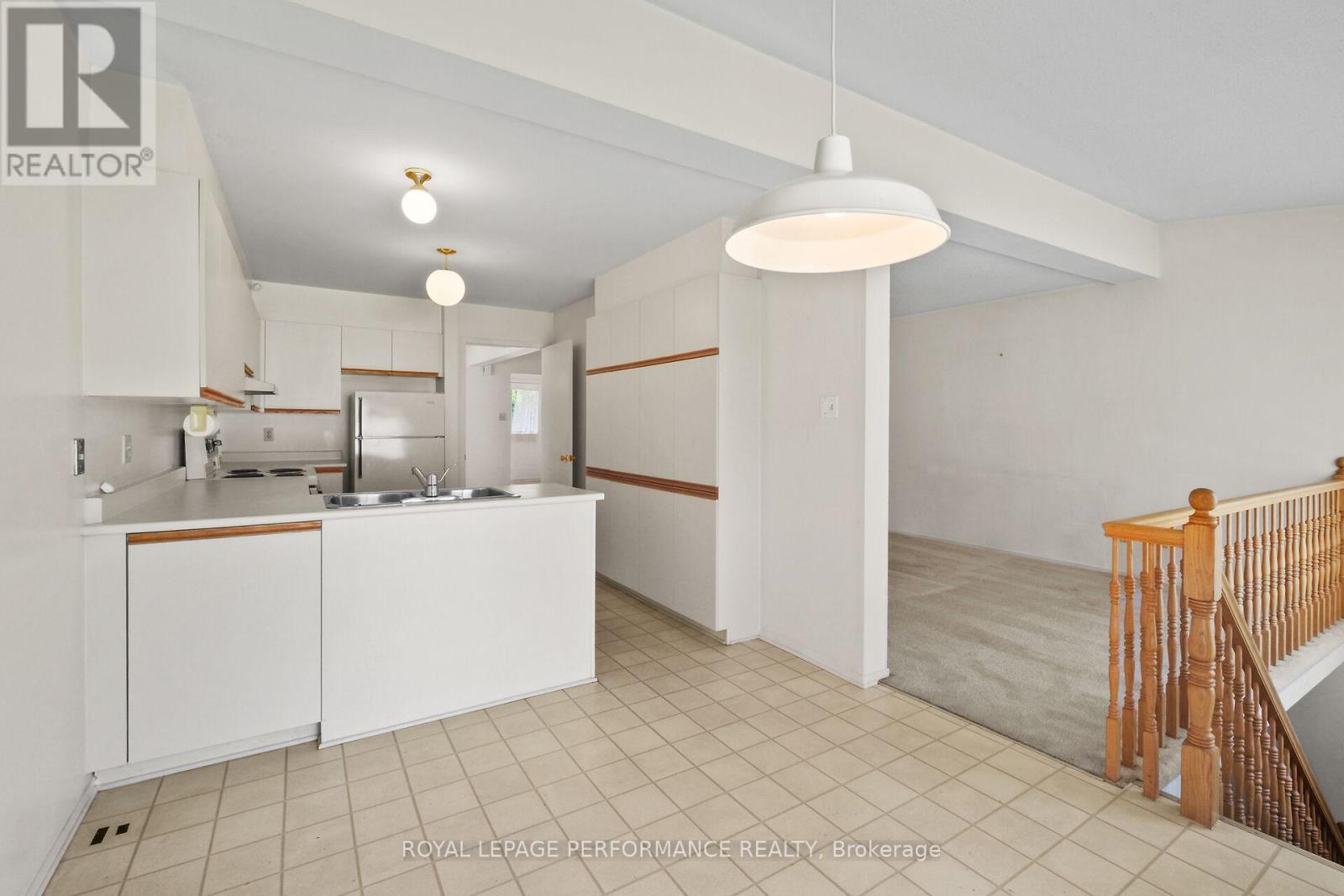 9 SADDLE CRESCENT - 10