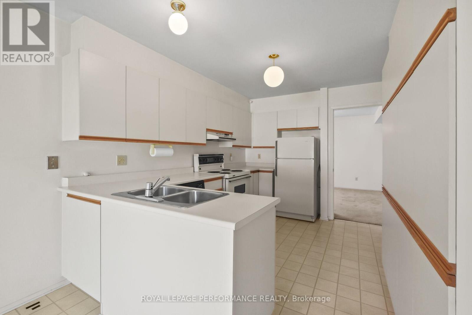 9 SADDLE CRESCENT - 13