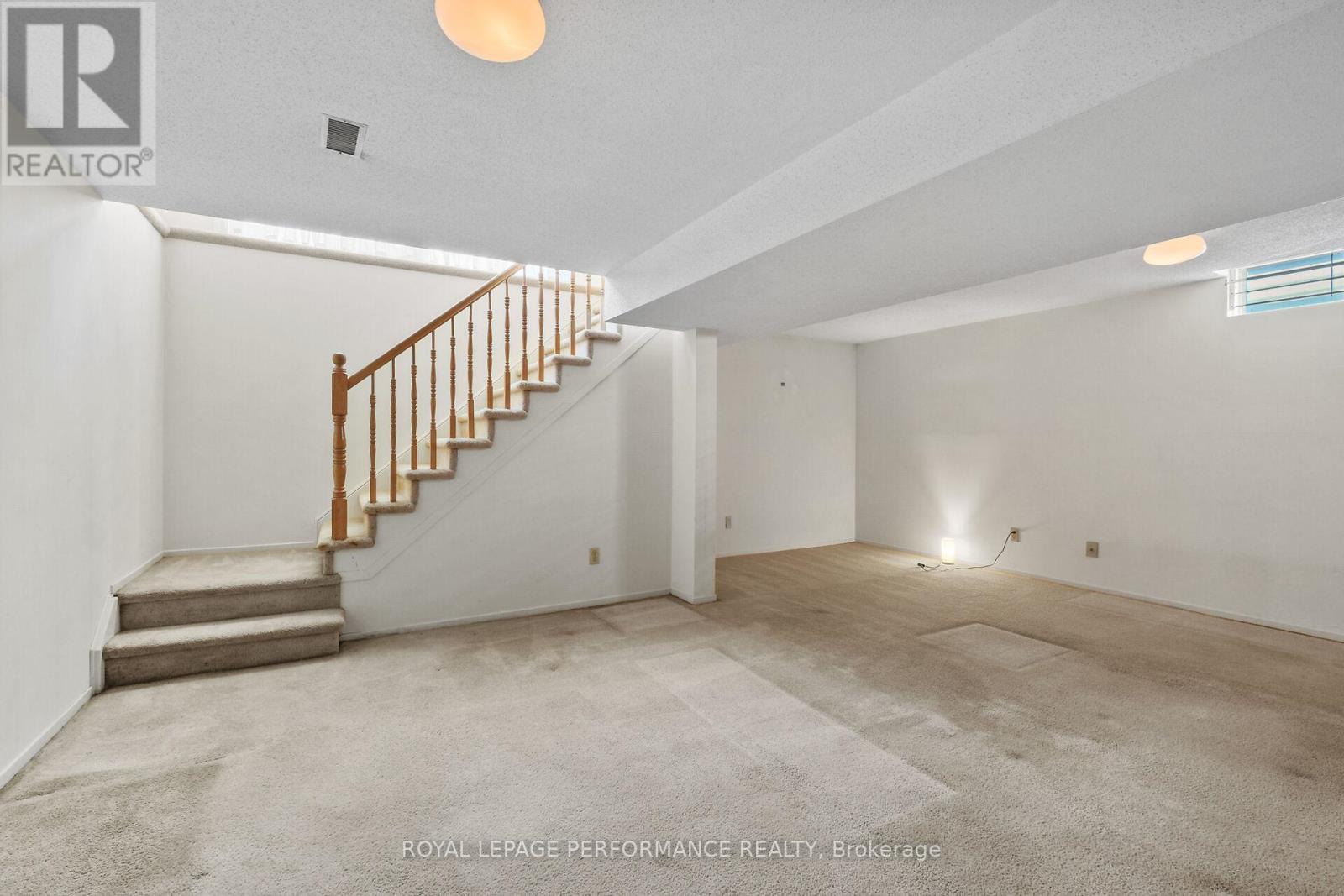 9 SADDLE CRESCENT - 28