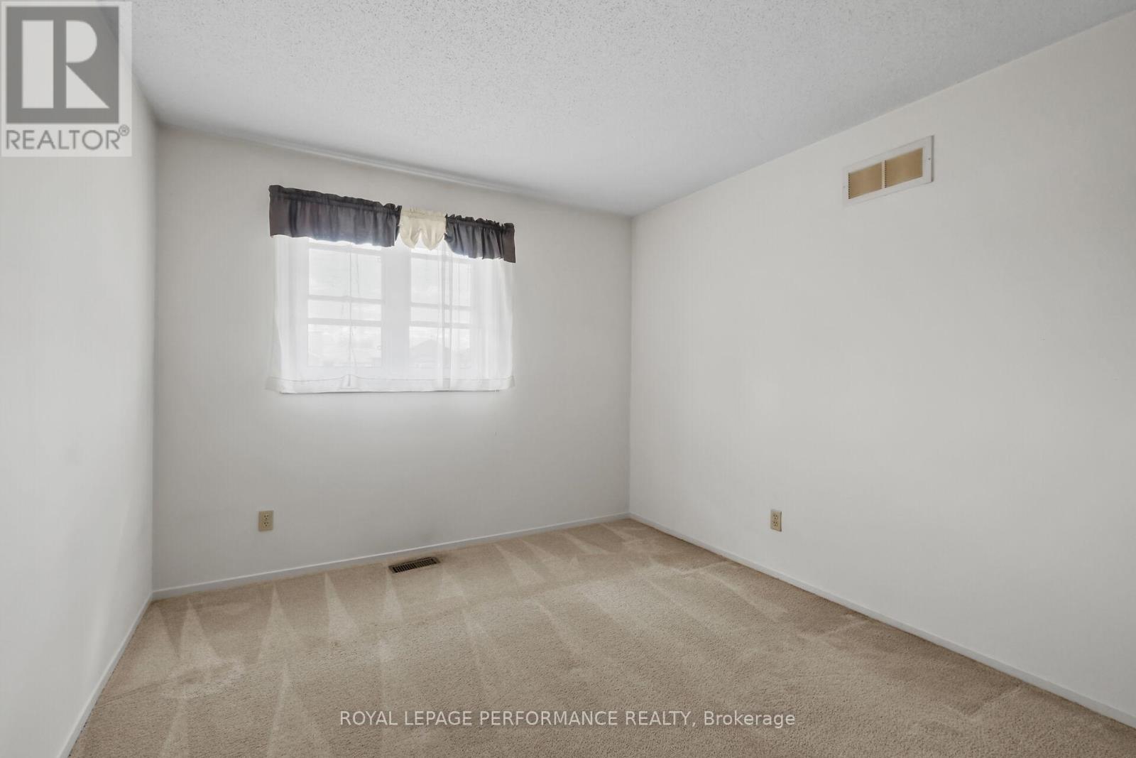 9 SADDLE CRESCENT - 25