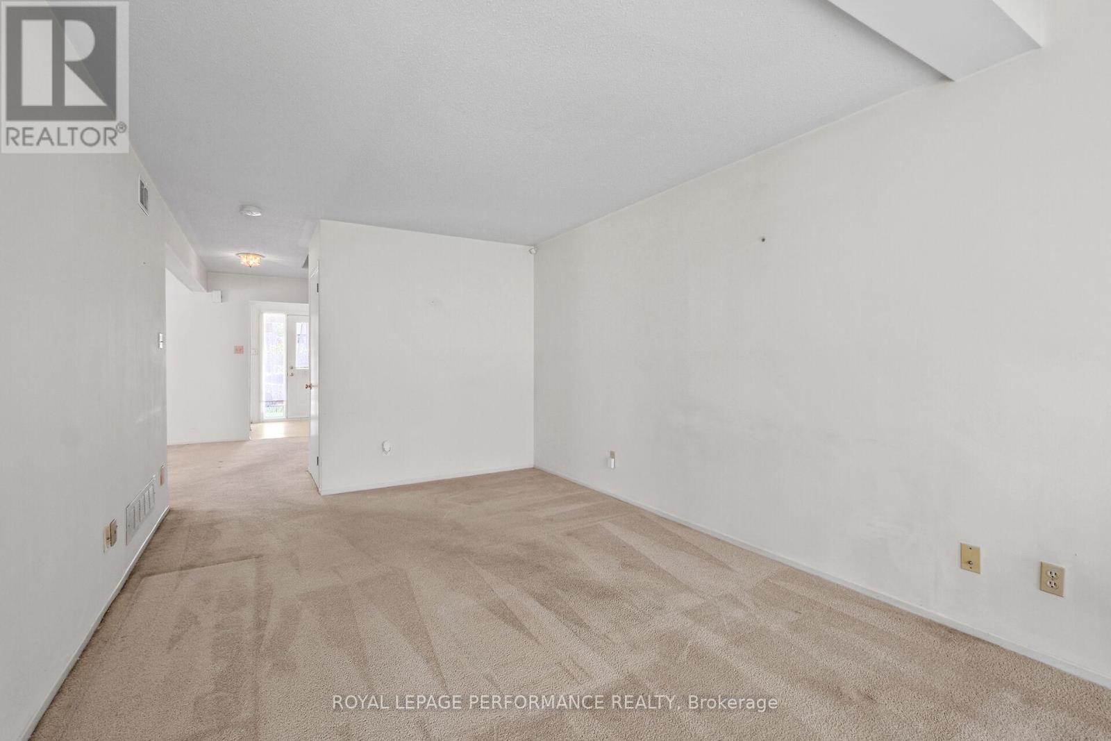 9 SADDLE CRESCENT - 23