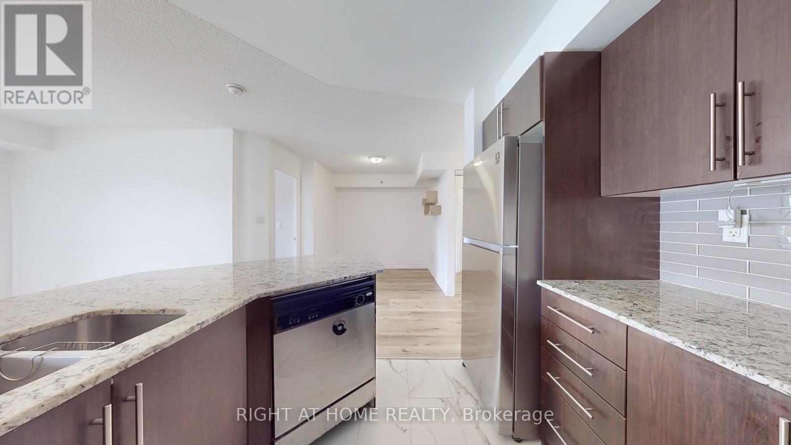#212 760 SHEPPARD AVENUE W - 17