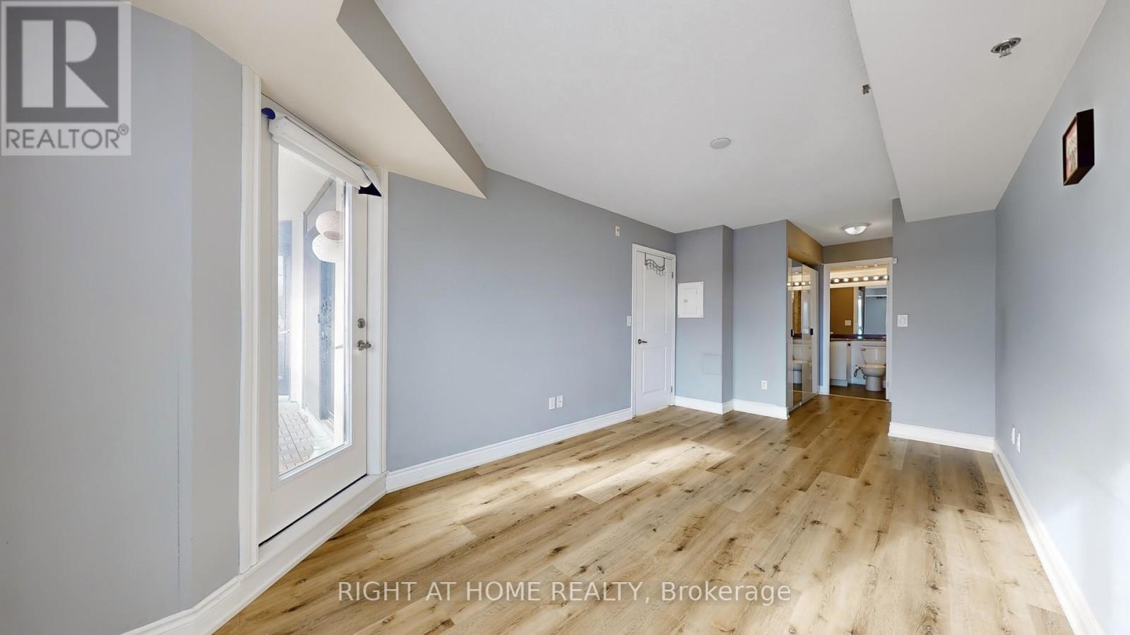 #212 760 SHEPPARD AVENUE W - 21