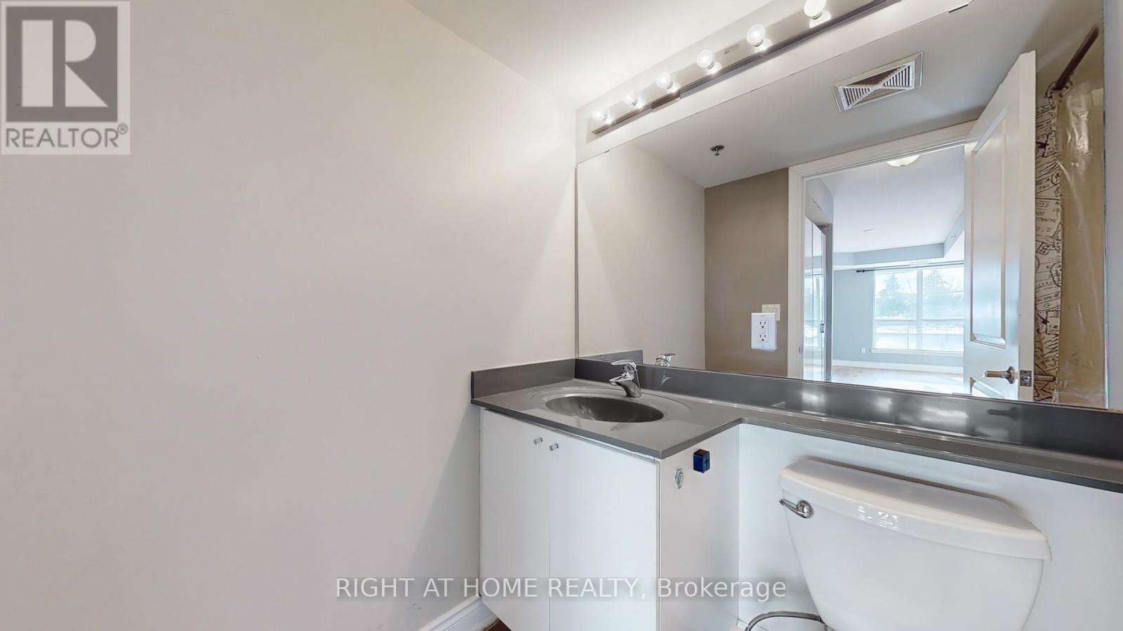 #212 760 SHEPPARD AVENUE W - 23