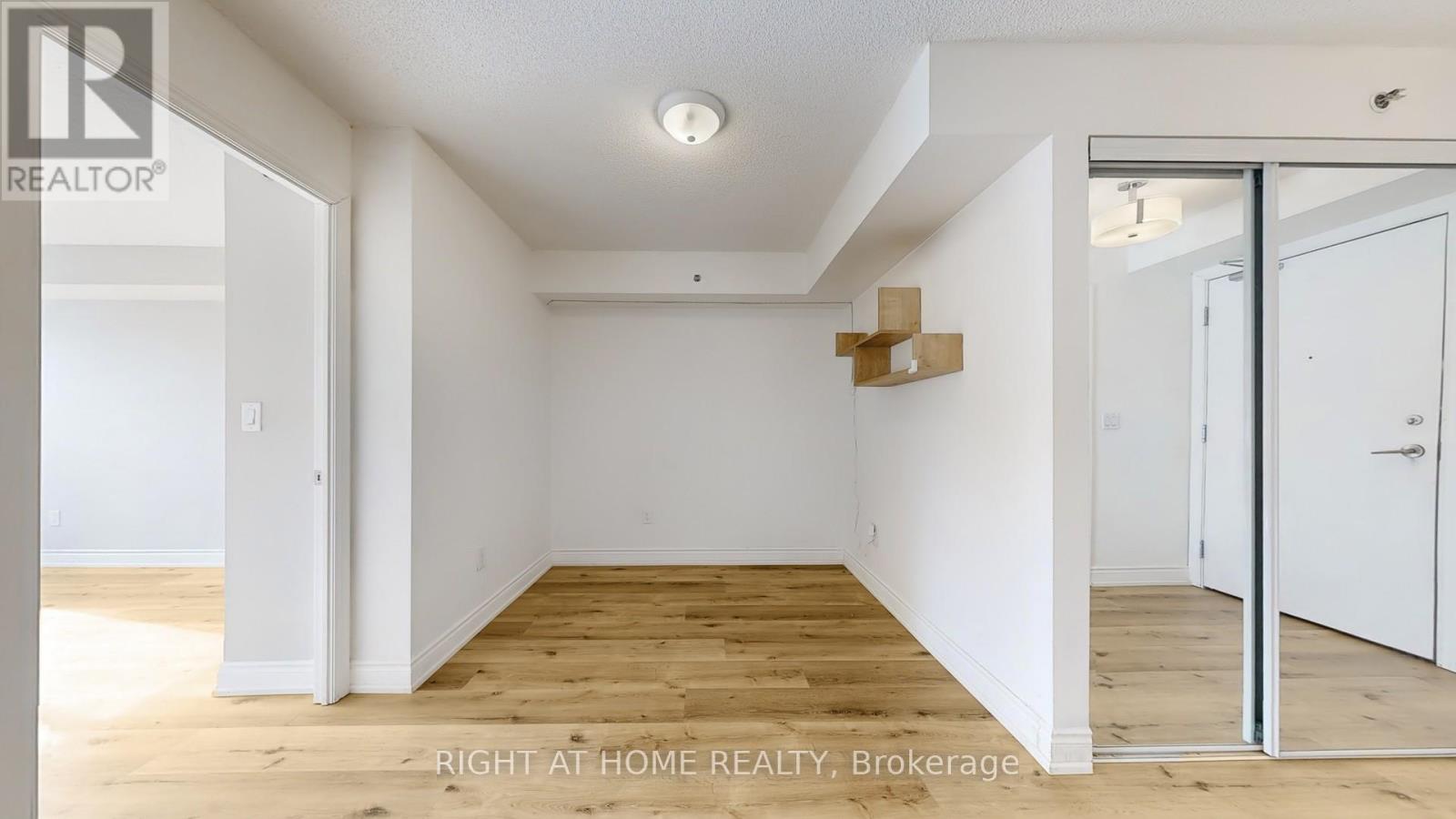 #212 760 SHEPPARD AVENUE W - 27