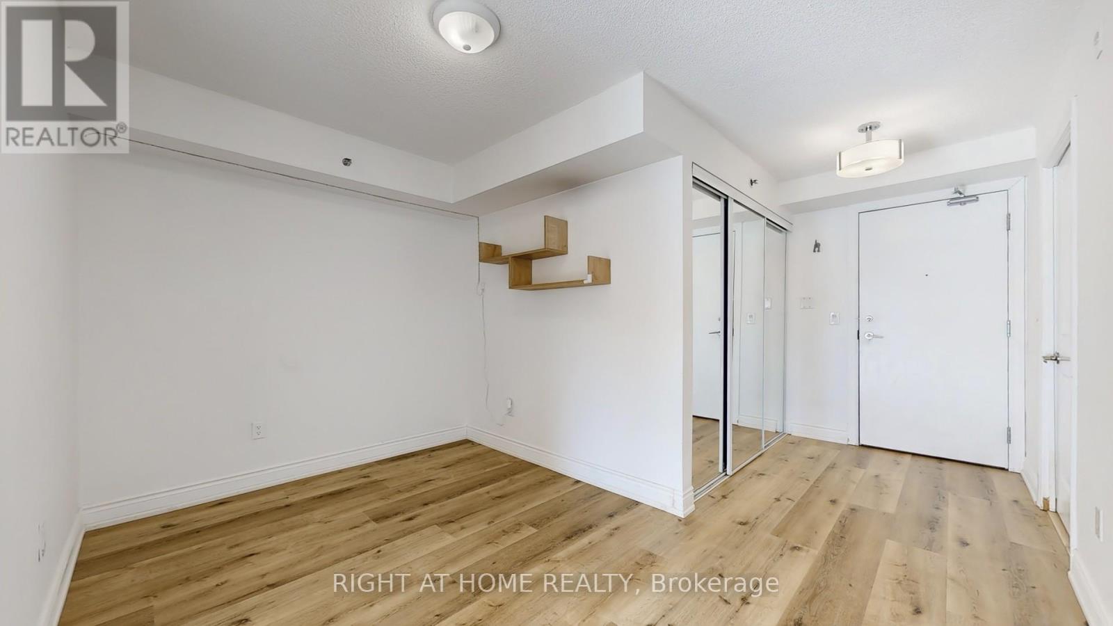 #212 760 SHEPPARD AVENUE W - 28