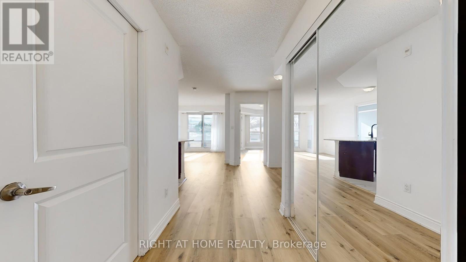 #212 760 SHEPPARD AVENUE W - 32
