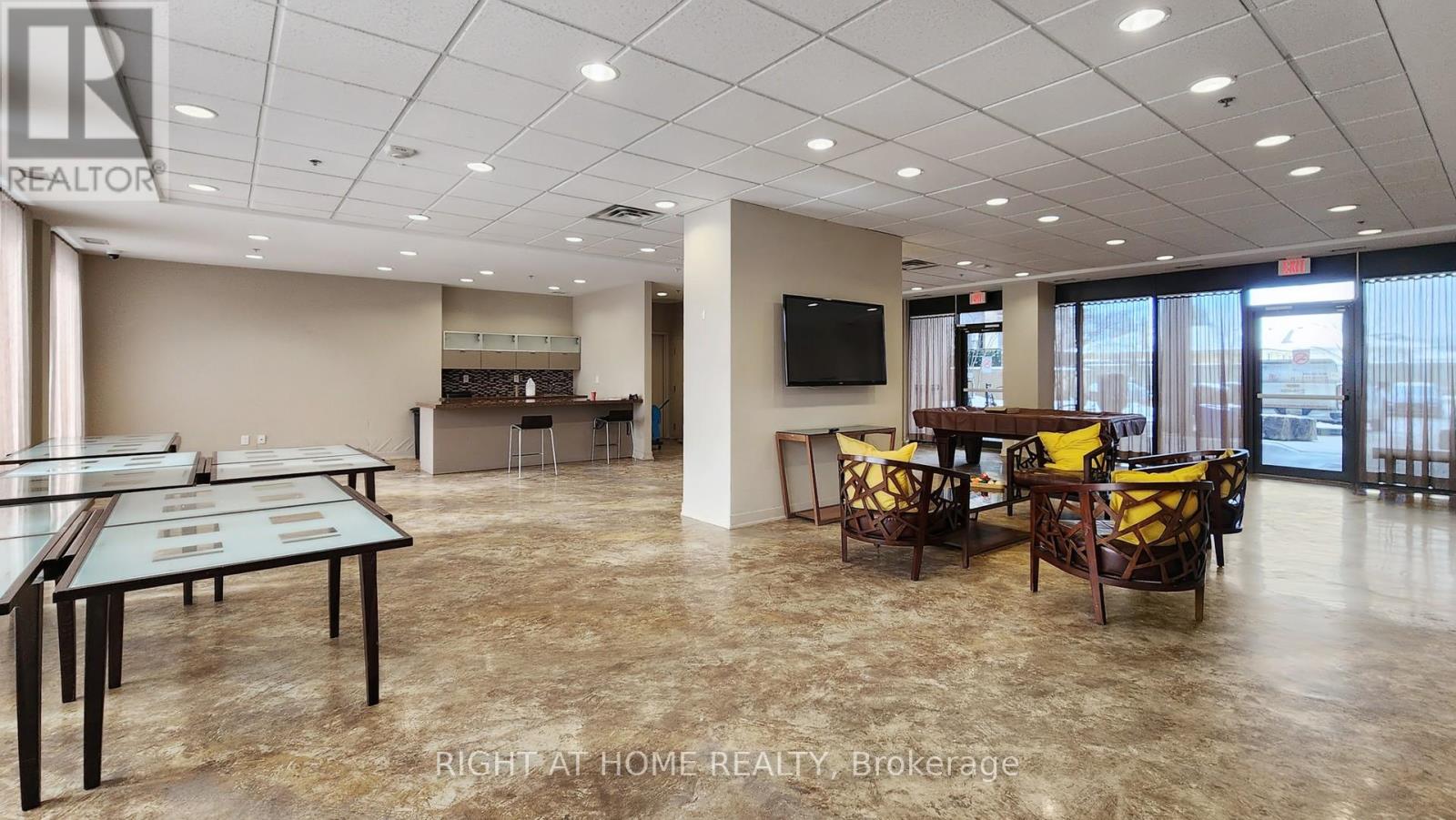 #212 760 SHEPPARD AVENUE W - 36