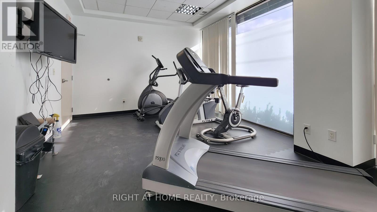 #212 760 SHEPPARD AVENUE W - 38