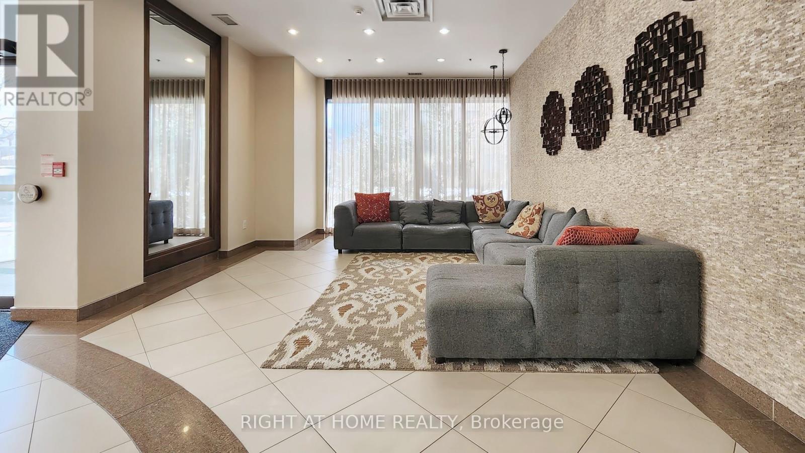 #212 760 SHEPPARD AVENUE W - 6