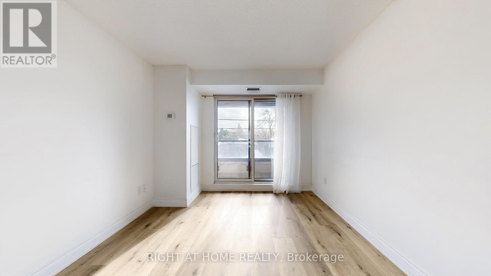 #212 760 SHEPPARD AVENUE W - 8