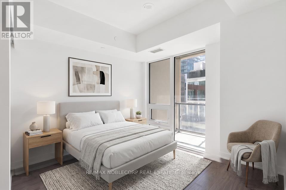 #712 108 PETER STREET - 11