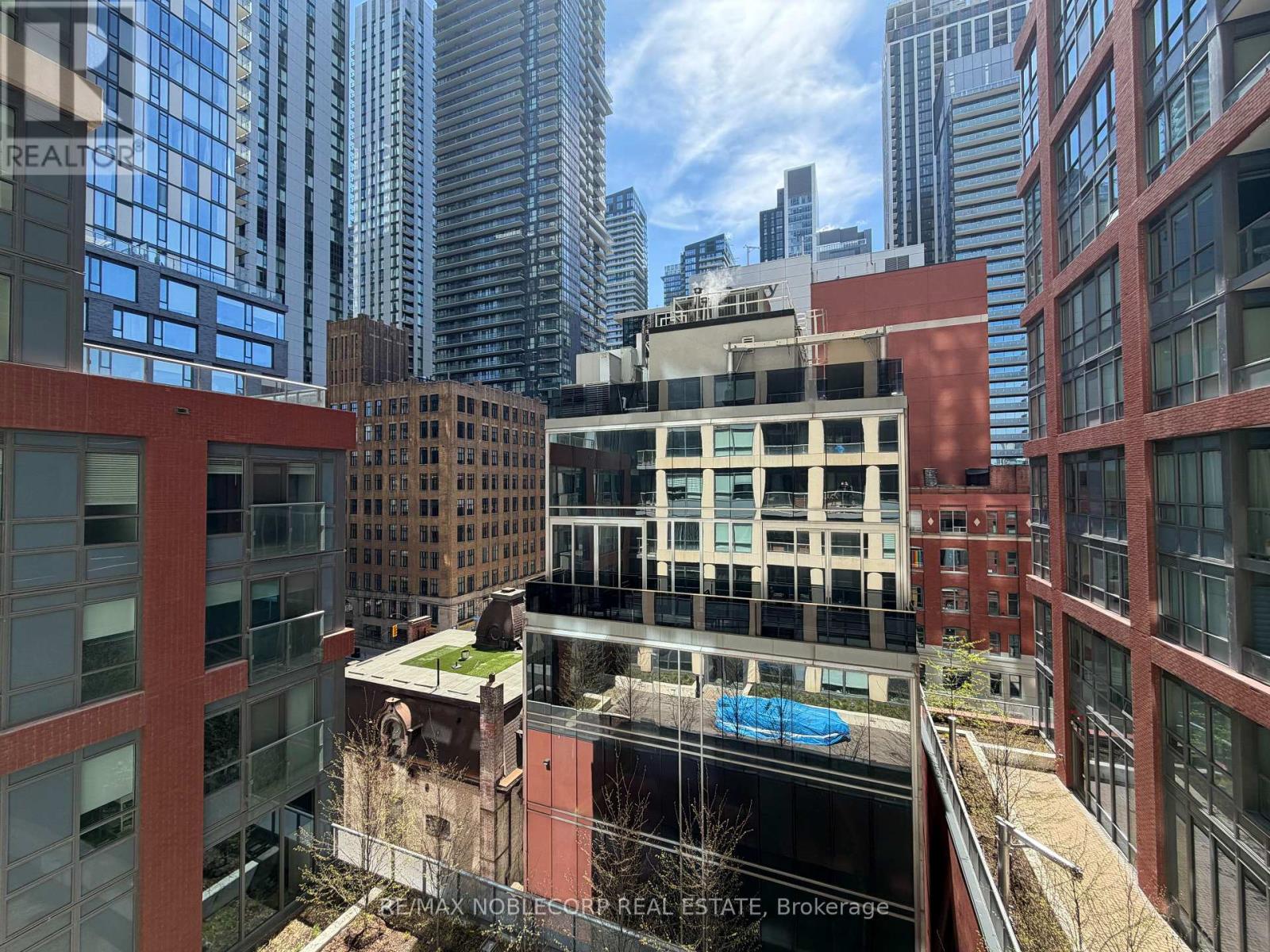 #712 108 PETER STREET - 16