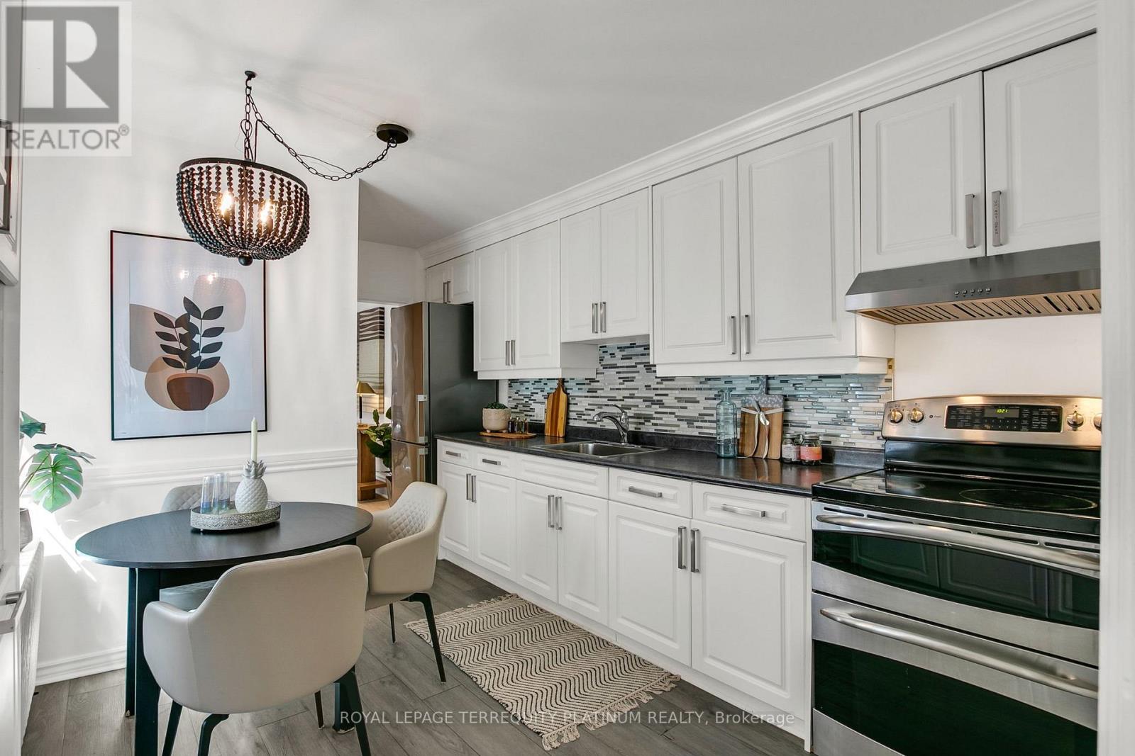 405 BROCK AVENUE - 11