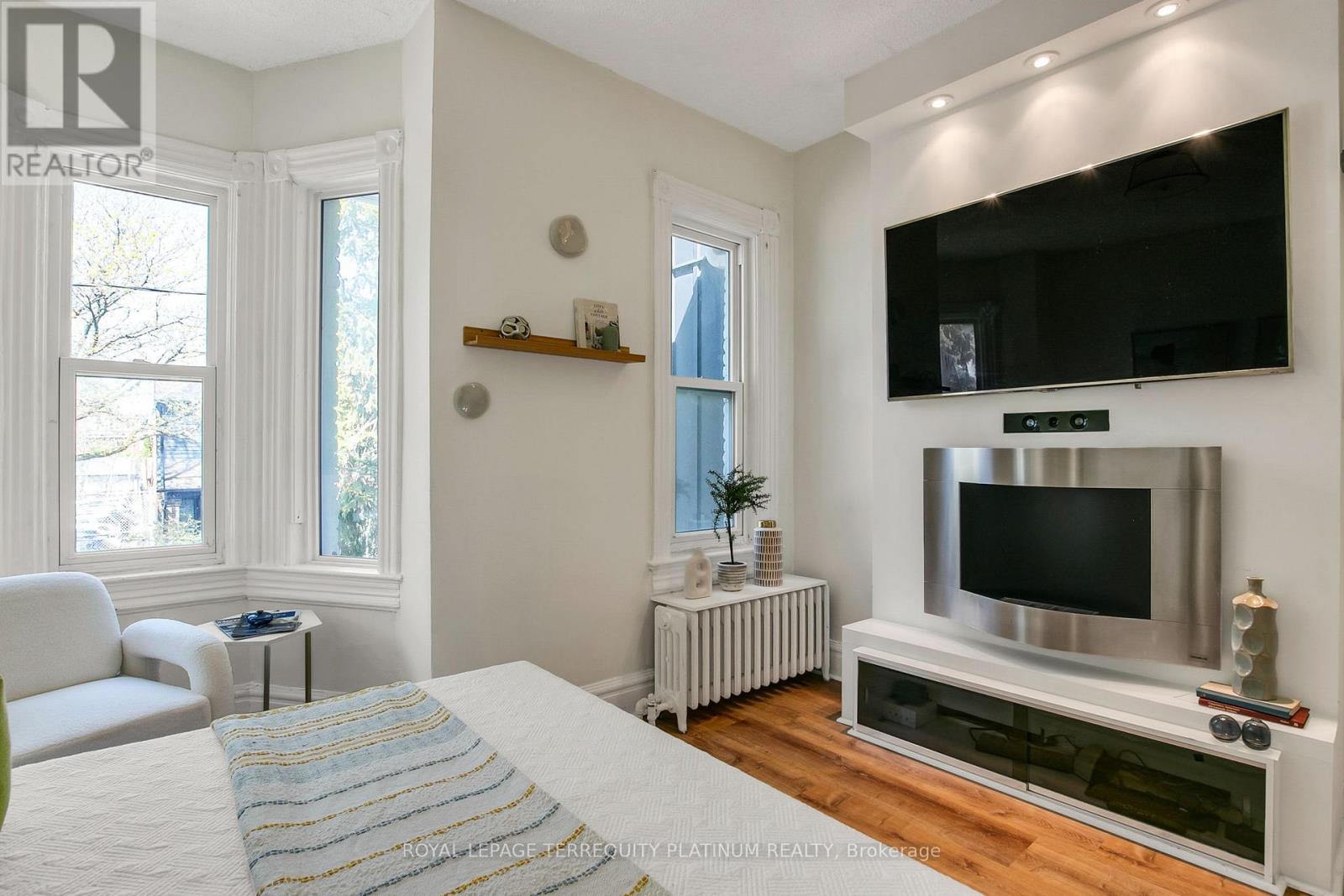 405 BROCK AVENUE - 17