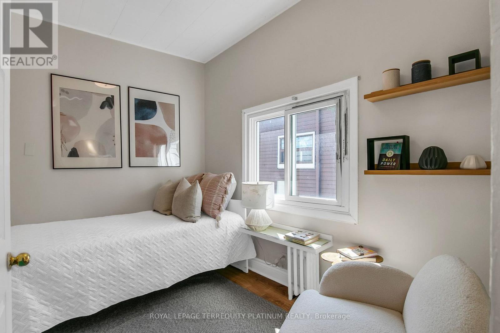 405 BROCK AVENUE - 19