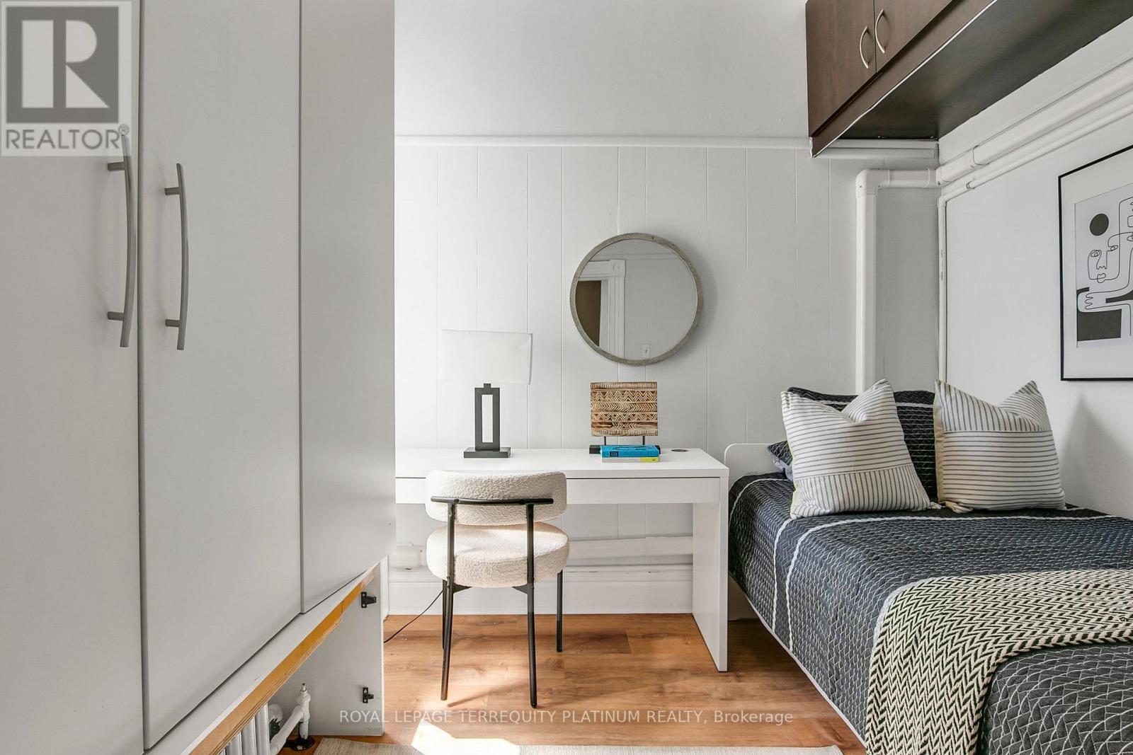 405 BROCK AVENUE - 22