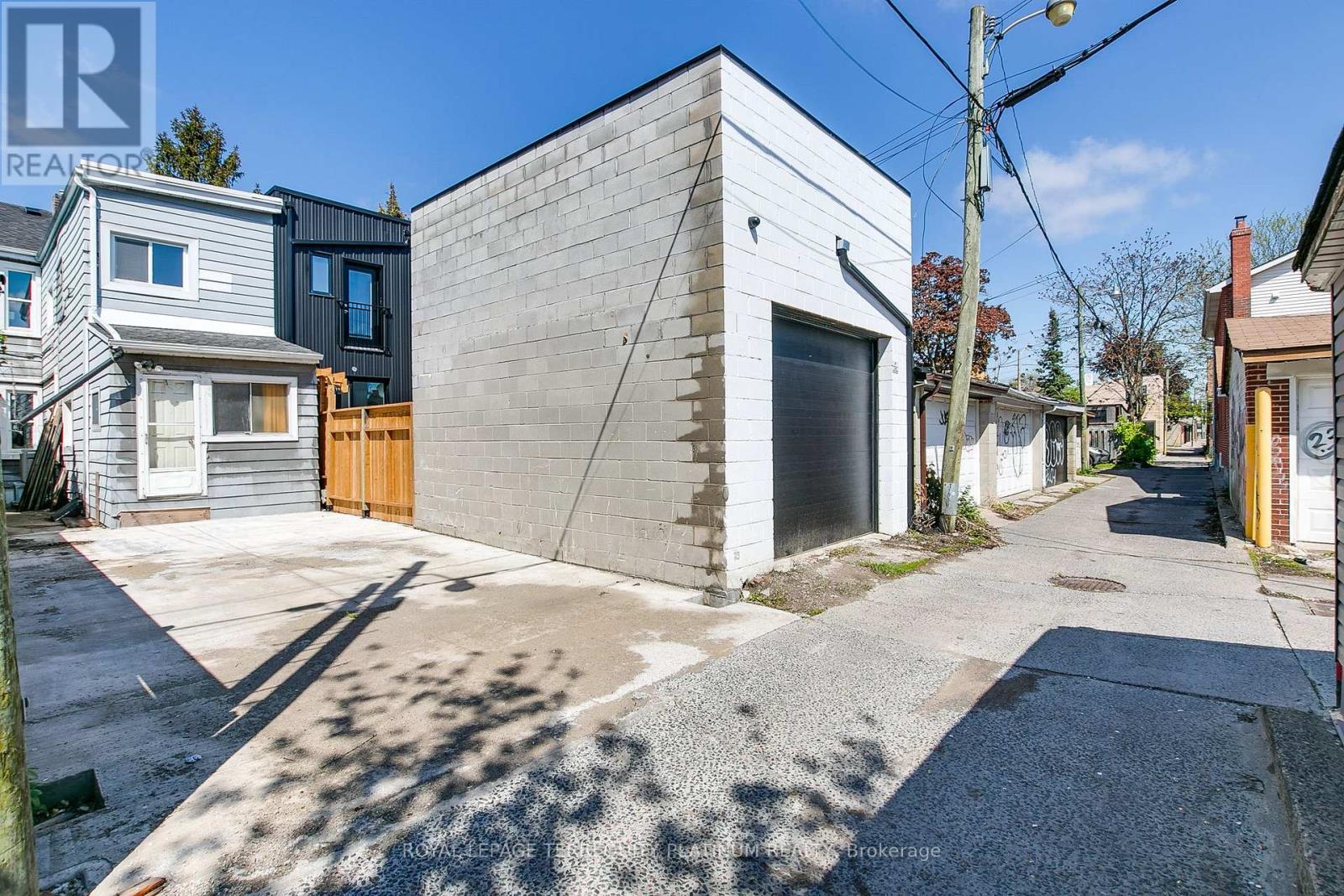 405 BROCK AVENUE - 29