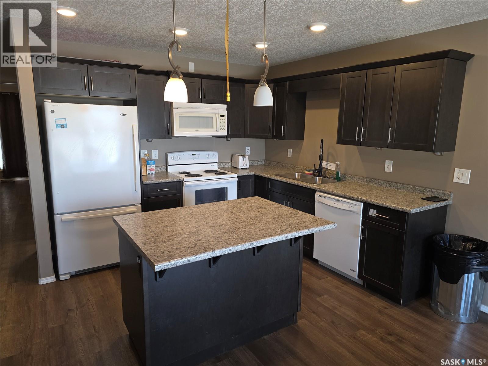 #713 Columbia AVENUE - 2