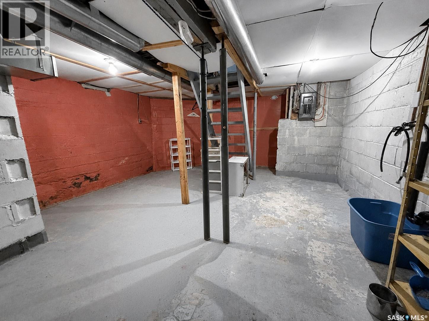 415 8th STREET E - 11