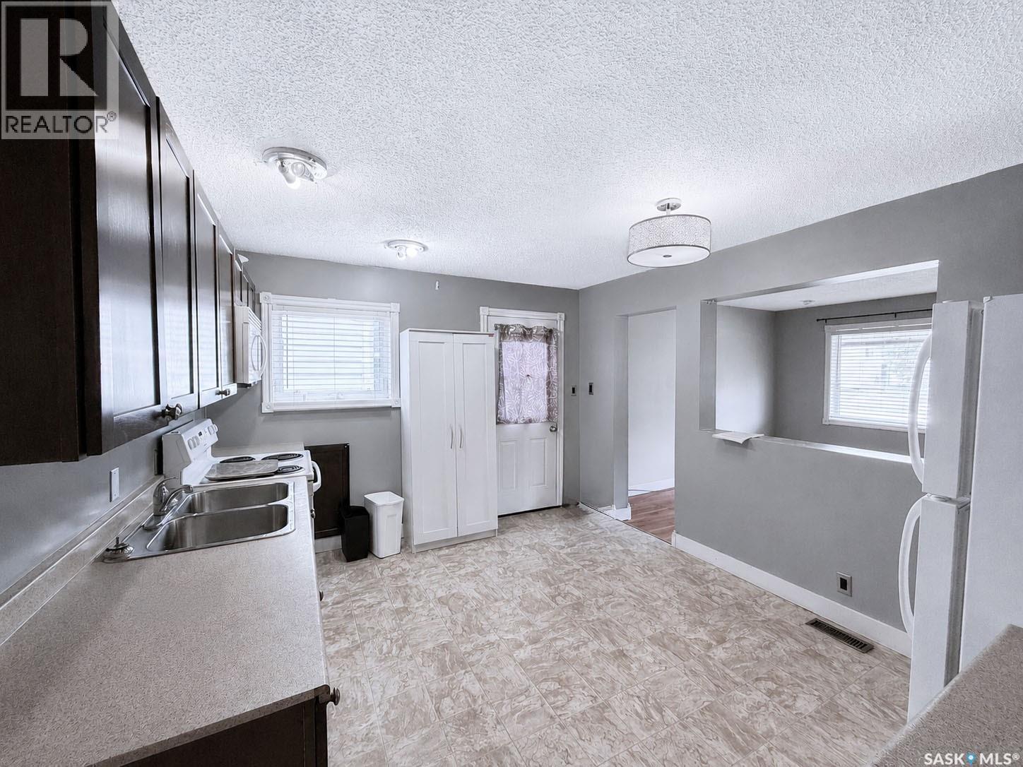 415 8th STREET E - 5