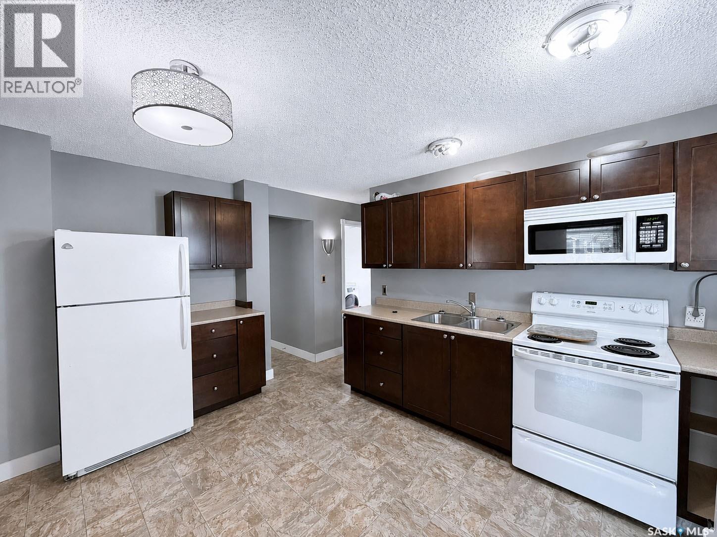 415 8th STREET E - 6