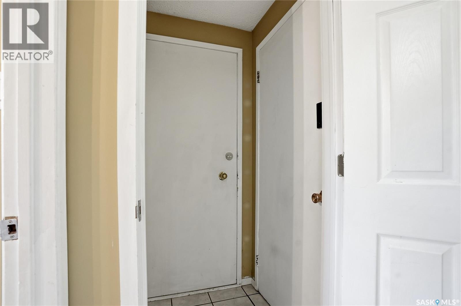 68 Carleton DRIVE - 22