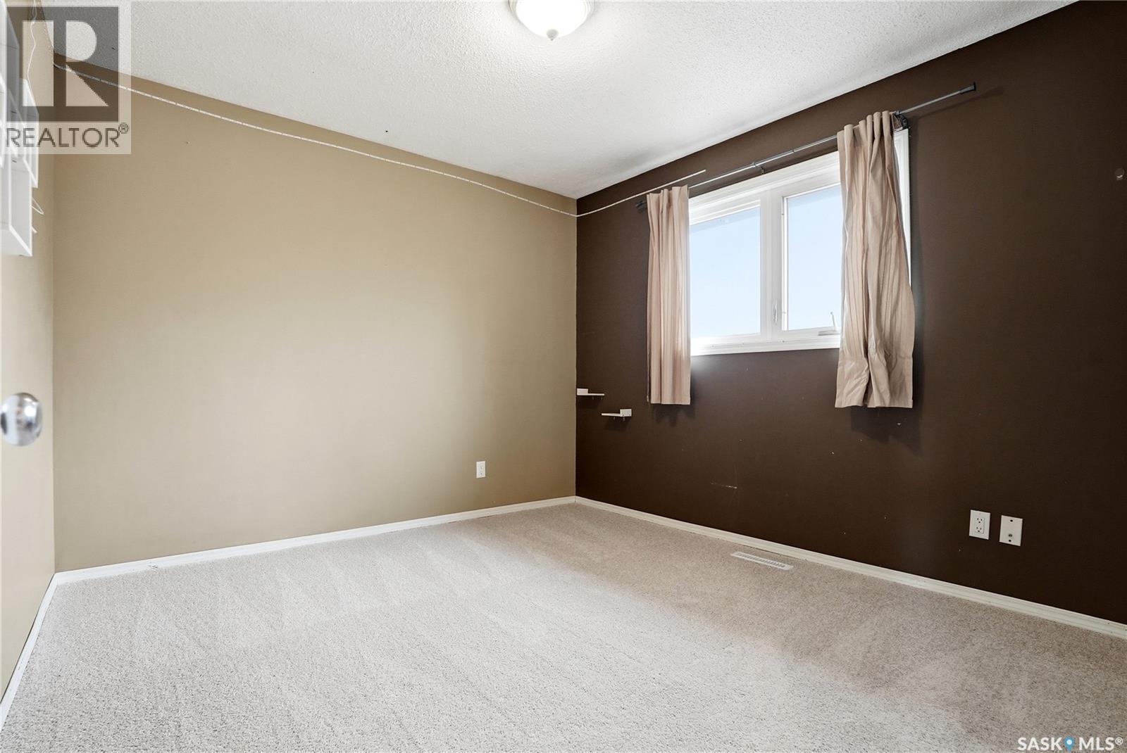68 Carleton DRIVE - 26