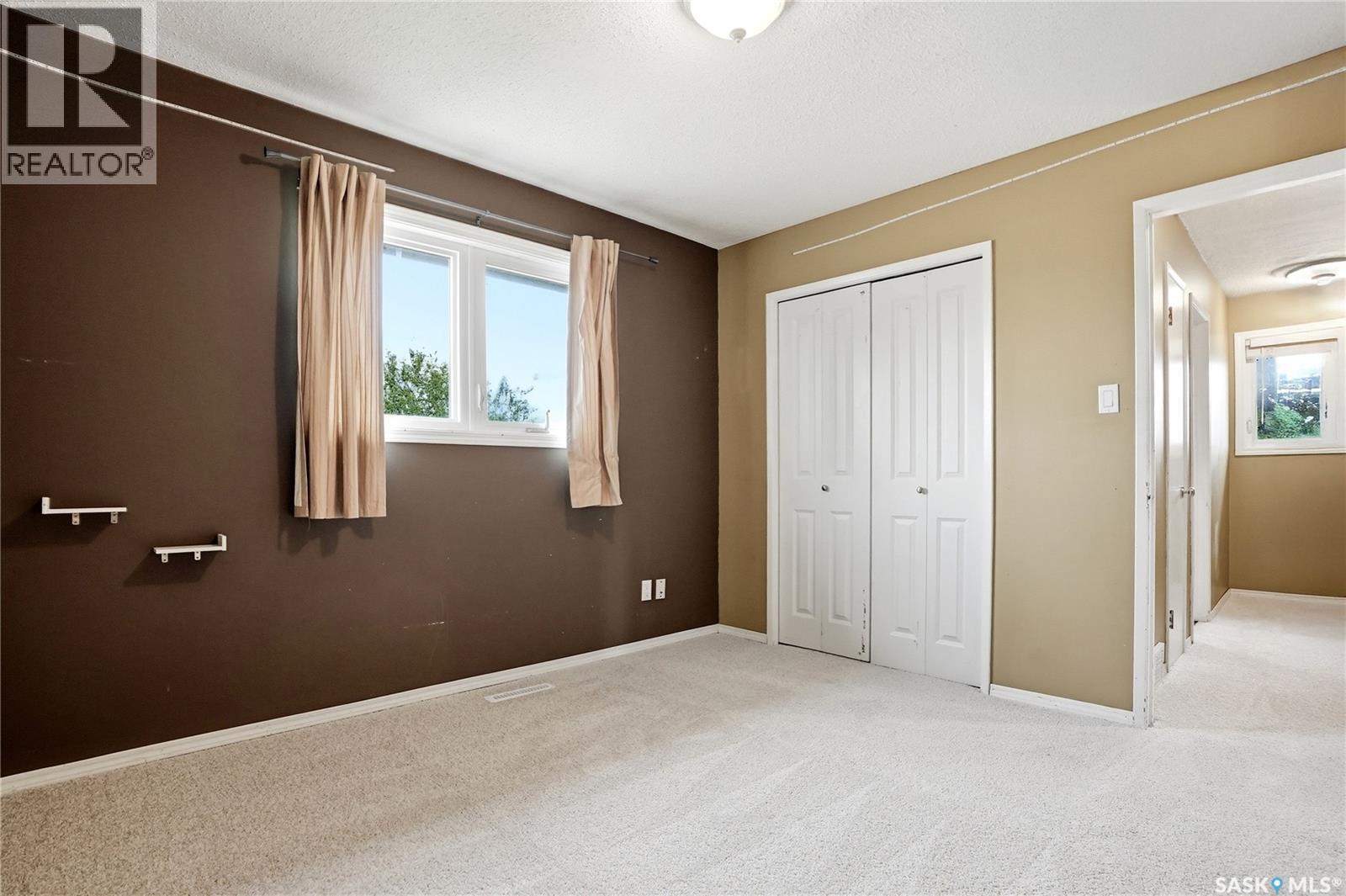 68 Carleton DRIVE - 27
