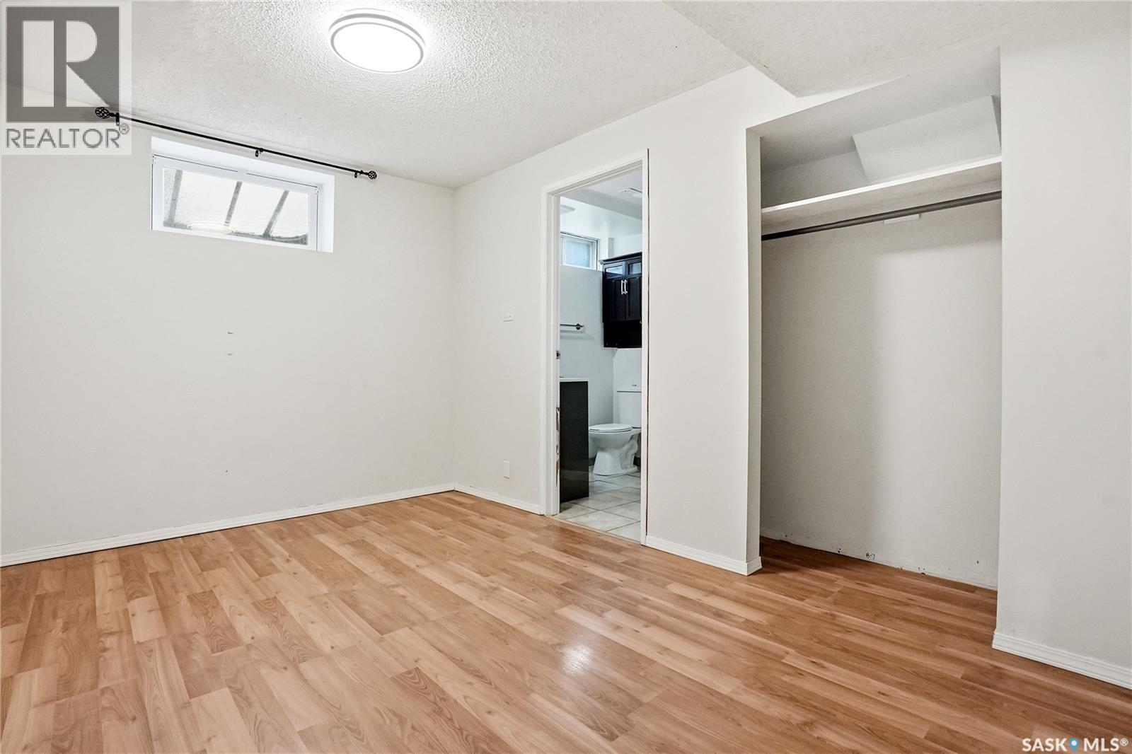 68 Carleton DRIVE - 40
