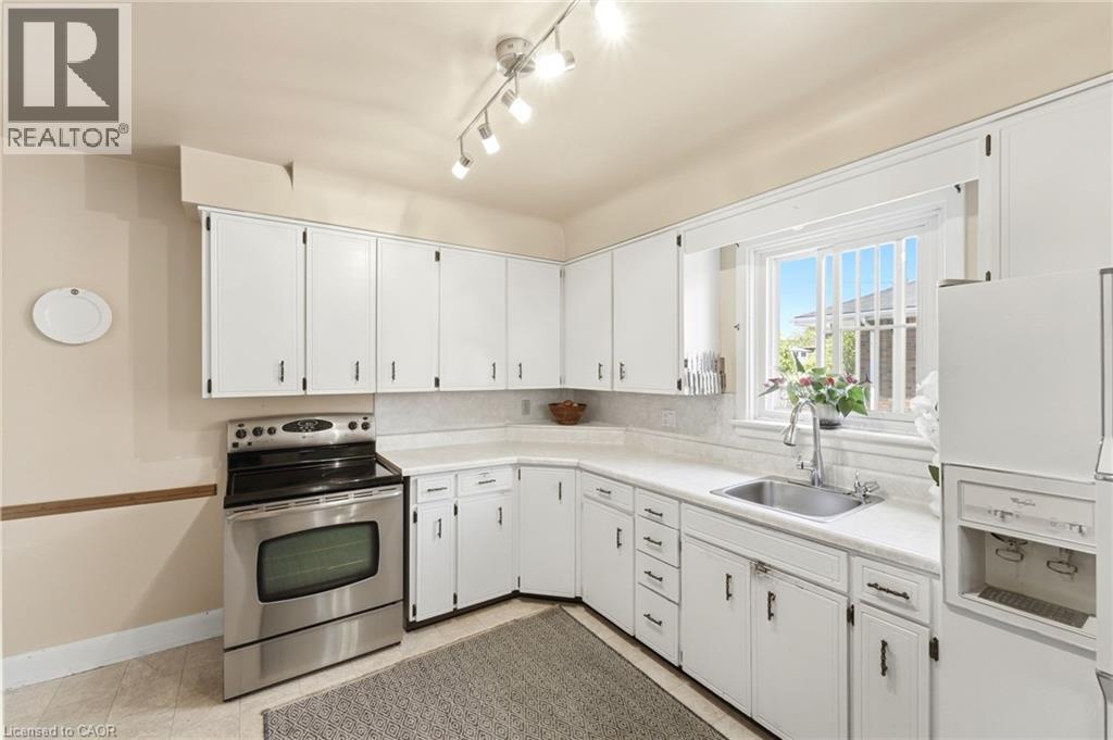 54 RANDALL Avenue - 12