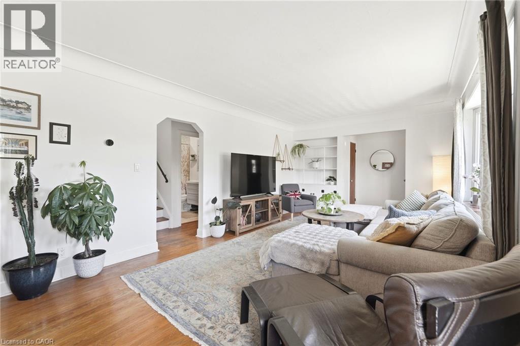 54 RANDALL Avenue - 8