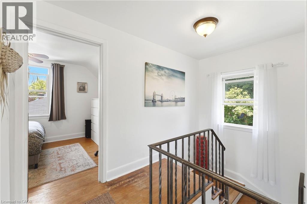 54 RANDALL Avenue - 23
