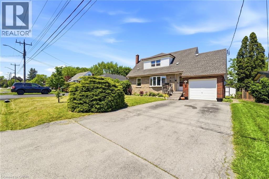 54 RANDALL Avenue - Image 3