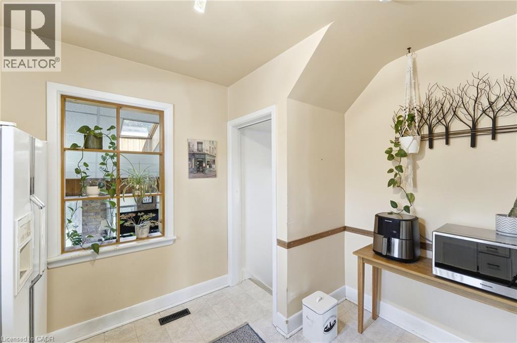 54 RANDALL Avenue - 11