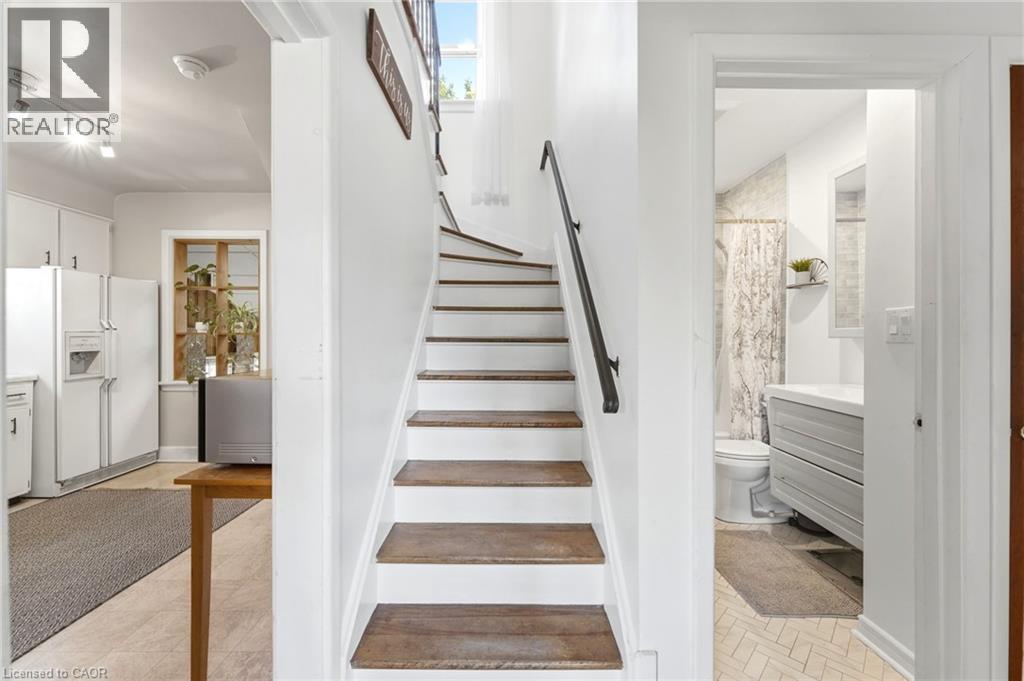 54 RANDALL Avenue - 19