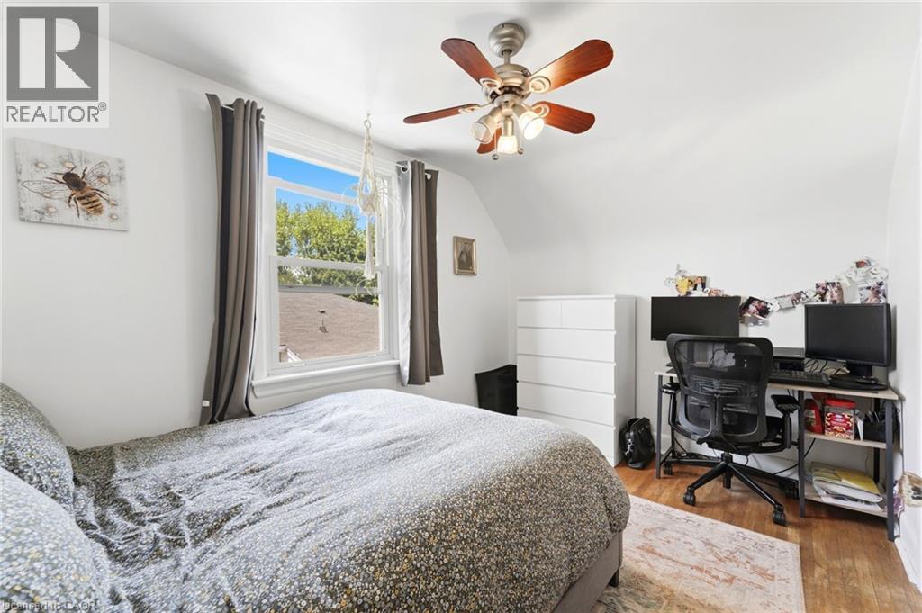 54 RANDALL Avenue - 31