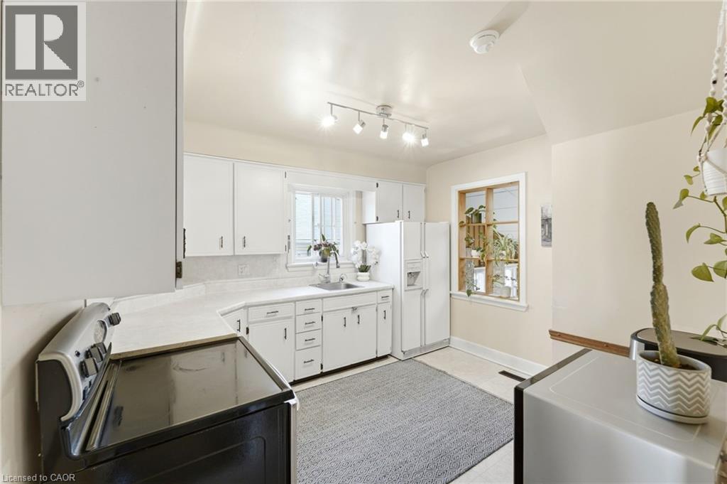 54 RANDALL Avenue - 10