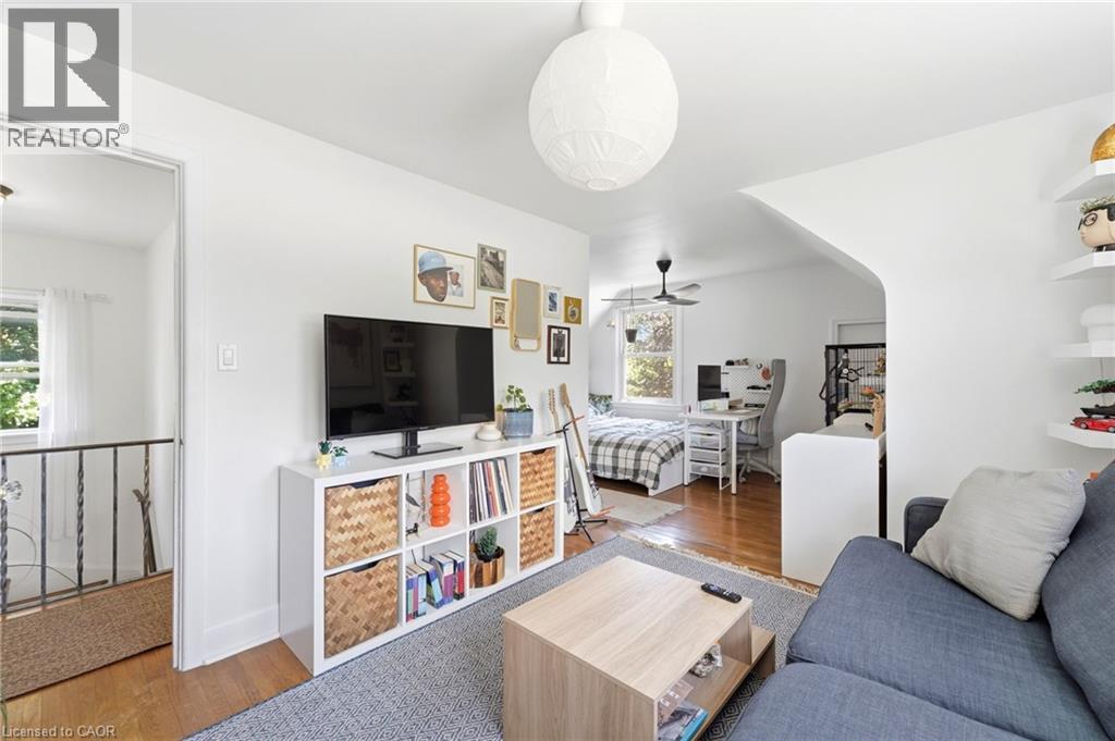 54 RANDALL Avenue - 26